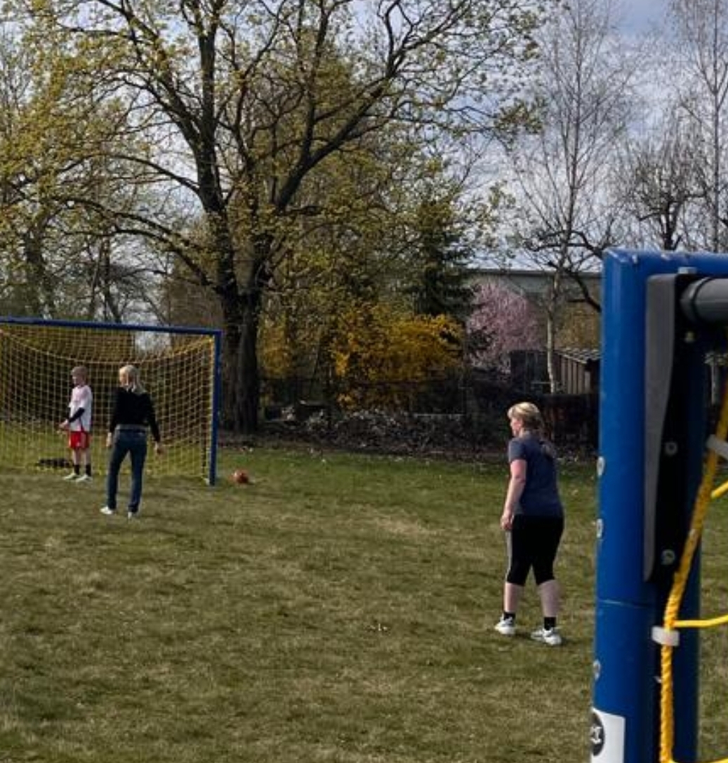 Erstes gemeinsames Fußballspielen war ein voller Erfolg.